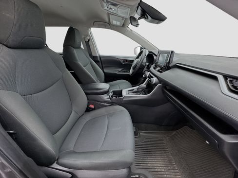 Used 2022 Toyota RAV4 LE FWD image 19