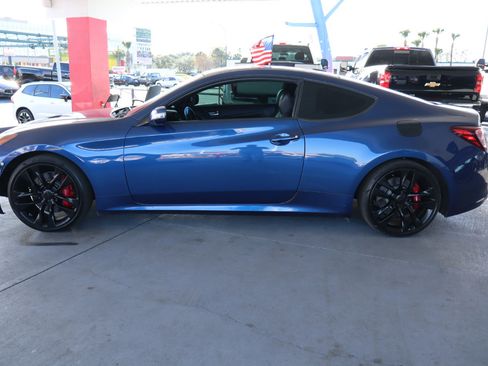 Used 2015 Hyundai Genesis 3.8 image 9