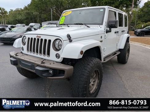 Used 2017 Jeep Wrangler Unlimited Sahara AWD/4WD image 8