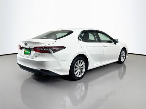 Used 2021 Toyota Camry LE FWD image 10