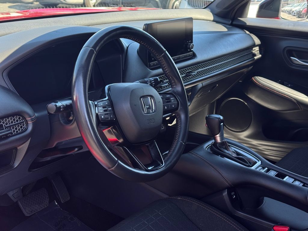 Used 2025 Honda HR-V Sport image 23