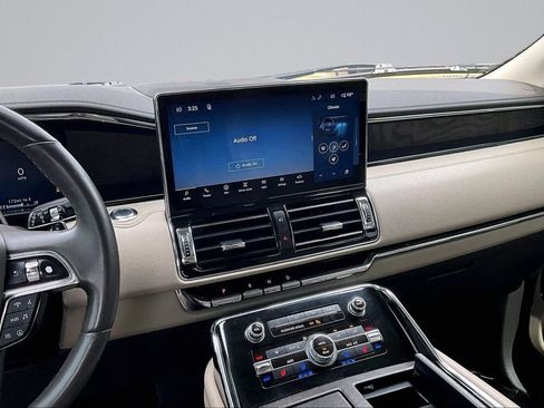 Used 2022 Lincoln Navigator Reserve AWD/4WD image 10