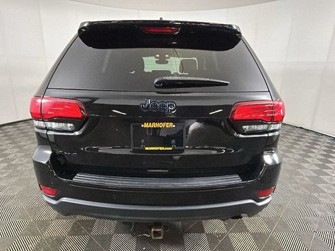 Used 2018 Jeep Grand Cherokee Laredo AWD/4WD image 4