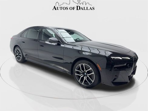 Used 2025 BMW 740i image 2