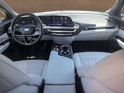 Used 2024 Cadillac Lyriq Sport RWD image 22
