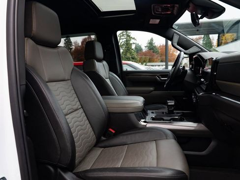 Used 2023 Chevrolet Silverado 1500 ZR2 w/ Technology Package image 26