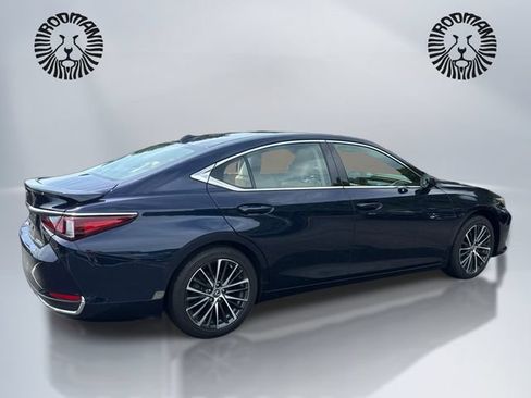 Used 2025 Lexus ES 300h w/ Premium Package FWD image 6