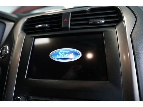 Used 2017 Ford Fusion SE w/ Fusion SE Technology Package FWD image 21