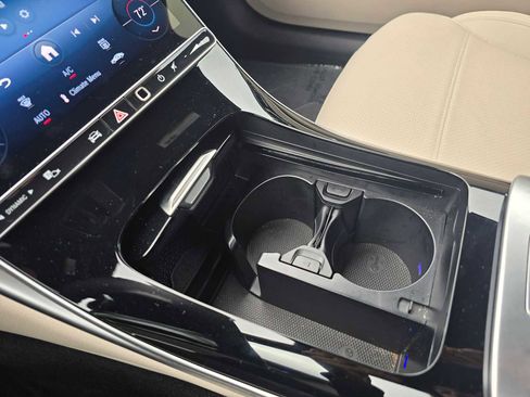 Used 2025 Mercedes-Benz C 300 Sedan image 30