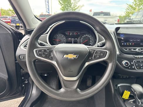 Used 2022 Chevrolet Malibu LT FWD image 15
