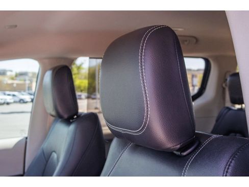 Used 2022 Chrysler Pacifica Touring-L FWD image 18