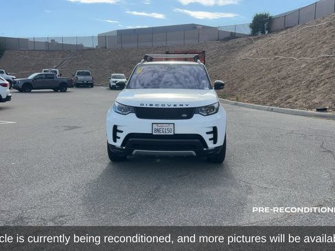 Used 2020 Land Rover Discovery Landmark AWD/4WD image 2