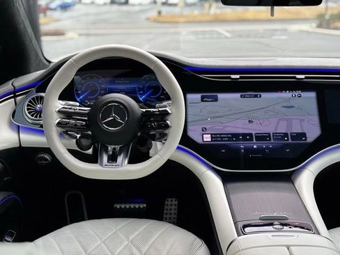 Used 2023 Mercedes-Benz EQS AMG 4MATIC image 31