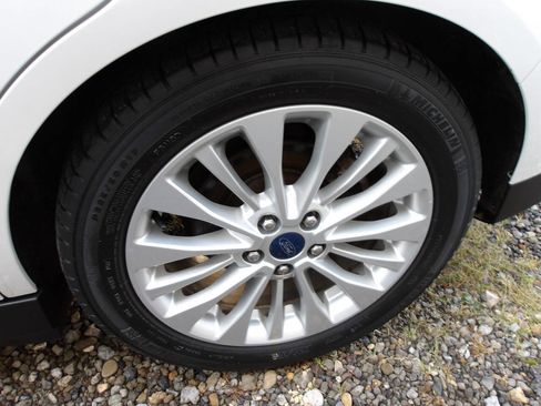 Used 2017 Ford C-MAX SE image 30