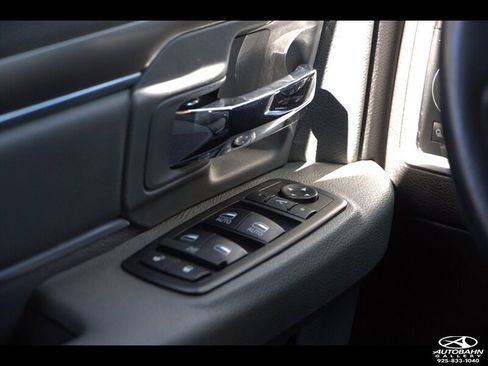 Used 2017 RAM 2500 SLT w/ Luxury Group RWD image 14