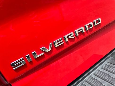 Used 2025 Chevrolet Silverado 1500 LT w/ Z71 Off-Road Package AWD/4WD image 9