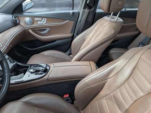 Used 2017 Mercedes-Benz E 400 4MATIC Wagon image 4