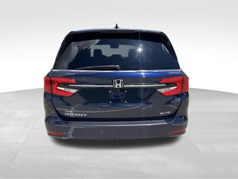 Used 2022 Honda Odyssey Elite image 4