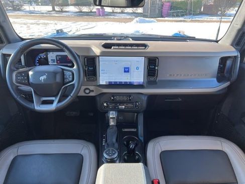 Used 2024 Ford Bronco Wildtrak image 36