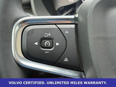 Certified 2025 Volvo XC40 B5 Plus AWD/4WD image 15