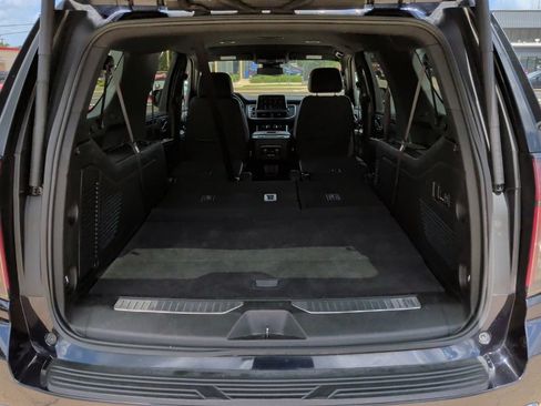 Used 2023 Chevrolet Suburban Premier AWD/4WD image 46