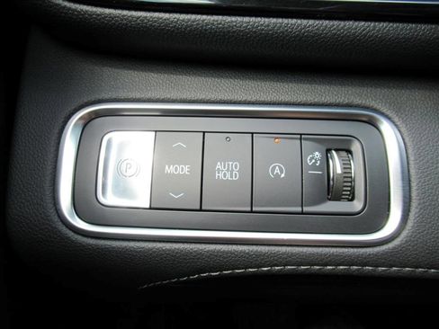 Certified 2025 Buick Enclave Avenir FWD image 19