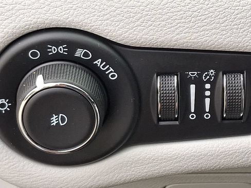 Used 2021 Jeep Cherokee Latitude Lux AWD/4WD image 26