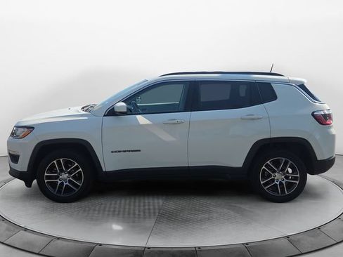 Used 2018 Jeep Compass Latitude w/ Popular Equipment Group FWD image 2