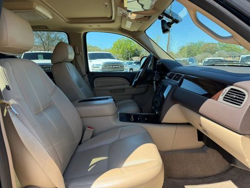 Used 2012 GMC Yukon XL Denali image 25