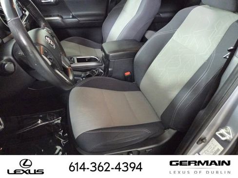 Used 2021 Toyota Tacoma TRD Sport w/ Technology Package AWD/4WD image 18