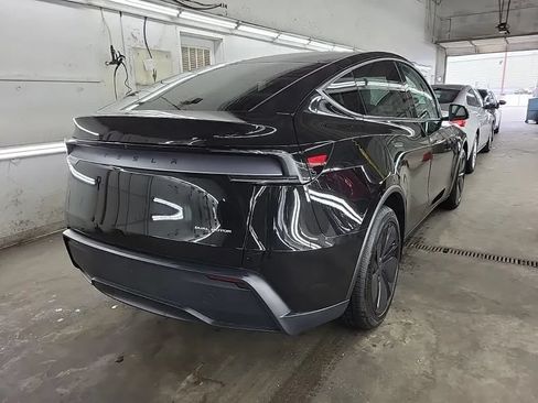 Used 2026 Tesla Model Y Long Range AWD/4WD image 2
