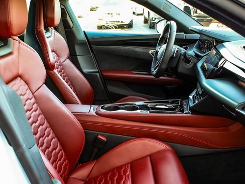 Used 2024 Audi e-tron GT Premium Plus image 42