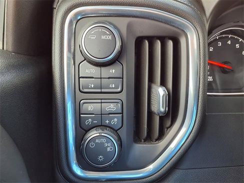Used 2021 Chevrolet Silverado 1500 RST image 18