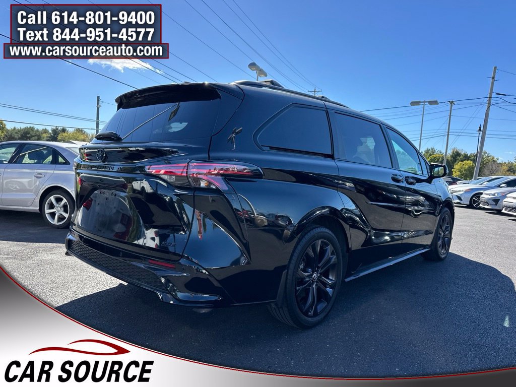 Used 2025 Toyota Sienna XSE w/ XSE Premium Package FWD image 5