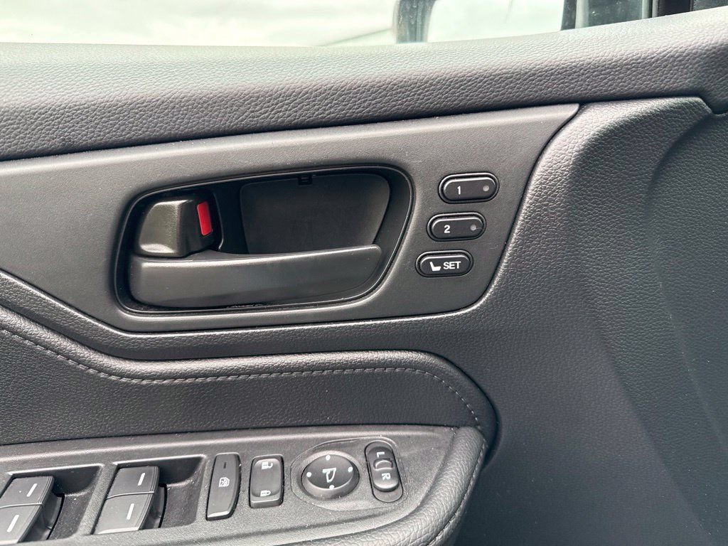 Used 2025 Honda Odyssey EX-L image 11