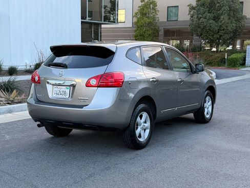 Used 2013 Nissan Rogue S w/ Special Edition Pkg AWD/4WD image 4