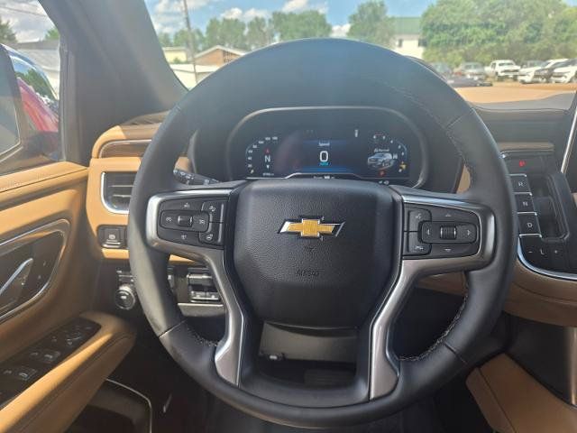 Used 2023 Chevrolet Tahoe Premier AWD/4WD image 29