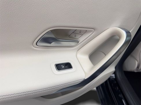 Used 2022 Mercedes-Benz CLA 250 CLA 250 image 37