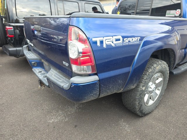 Used 2015 Toyota Tacoma 4x4 Access Cab V6 w/ TRD Sport Package image 8