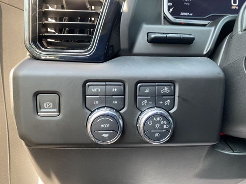 Used 2022 GMC Sierra 1500 AT4 w/ AT4 Premium Package AWD/4WD image 19