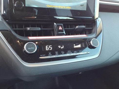 Used 2025 Toyota Corolla LE image 15