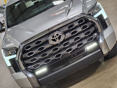 Used 2024 Toyota Tundra Platinum AWD/4WD image 19