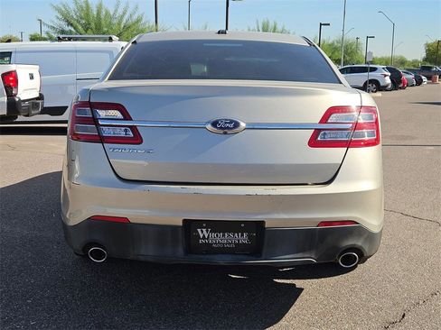 Used 2017 Ford Taurus SE image 5