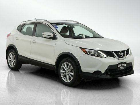Used 2017 Nissan Rogue Sport SV AWD/4WD image 7
