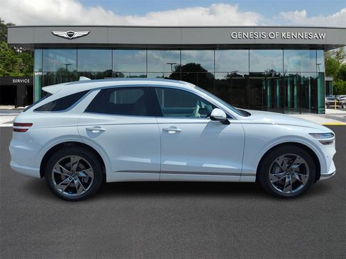 Used 2025 Genesis Electrified GV70 Advanced image 8