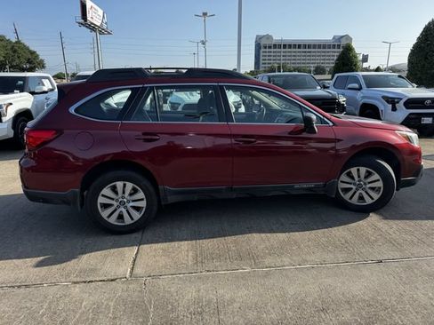 Used 2017 Subaru Outback 2.5i AWD/4WD image 4