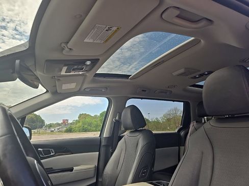 Used 2024 Kia Carnival SX Prestige FWD image 17