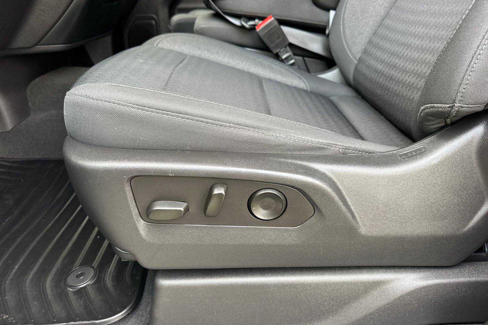 Certified 2023 Chevrolet Silverado 1500 Custom RWD image 13
