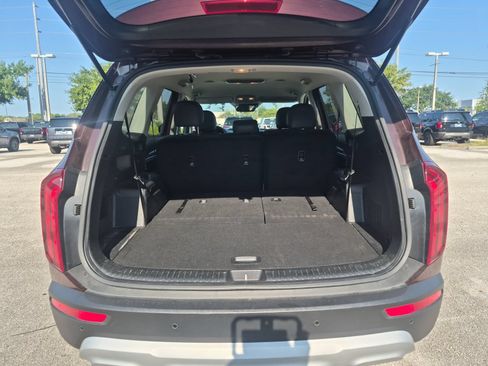 Used 2020 Kia Telluride LX FWD image 29