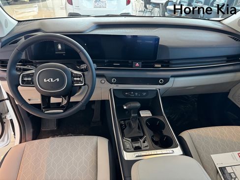 New 2026 Kia Carnival EX image 14